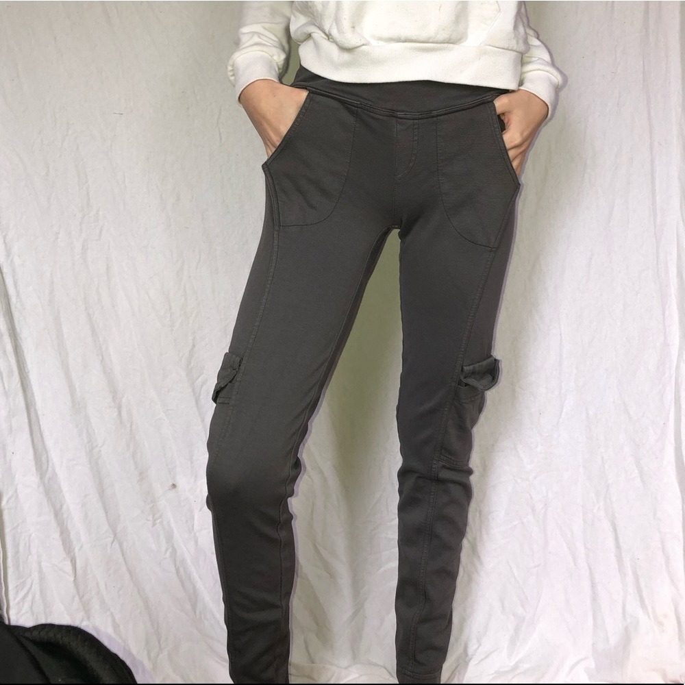 Legging Style Pants with Pockets